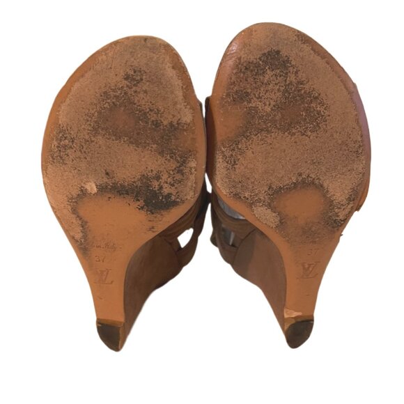 Louis Vuitton Camel Suede Wedge Ankle Wrap Sandals Gold LV Buckle Size 37 (US 7) - Picture 13 of 14